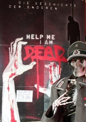 Help me I am Dead - Die Geschichte der Anderen (2013)